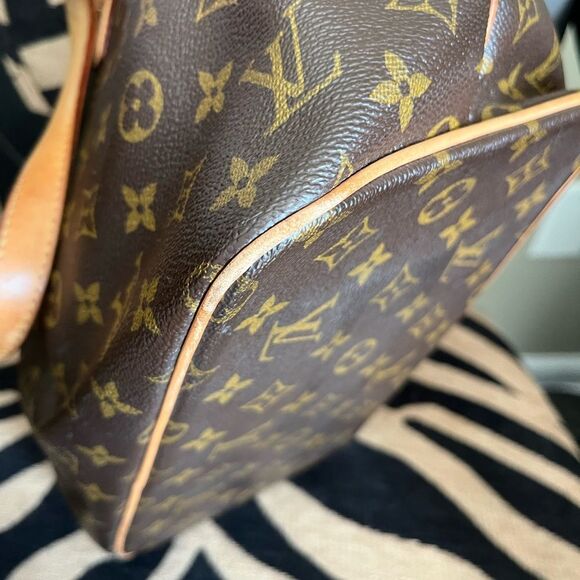 LV Palermo PM rare bag to find in such great condition comes with strap classic - Picture 2 of 14